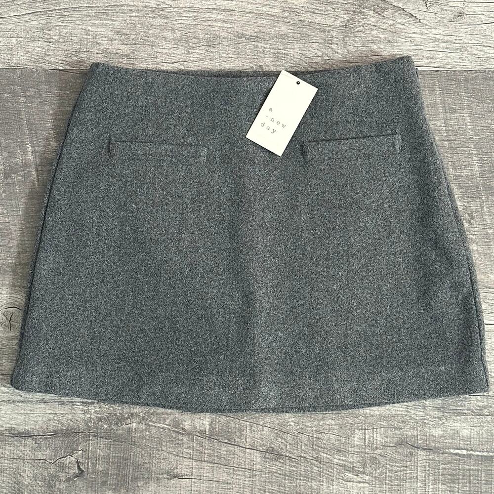 A New Day NWT Brushed Boucle Mini Skirt Womens 4 Heather Grey Tweed Casual